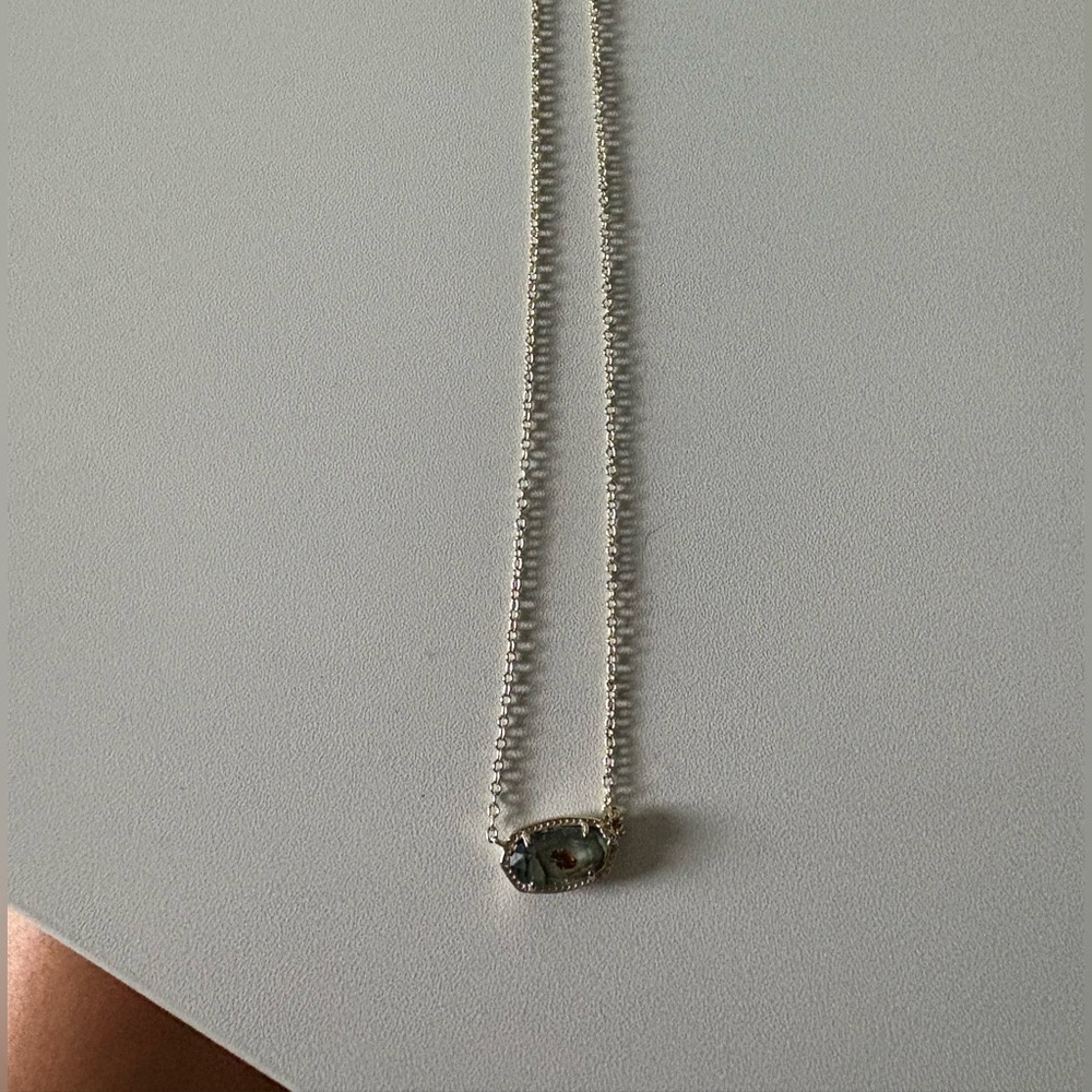 Elisa Kendra Scott necklace